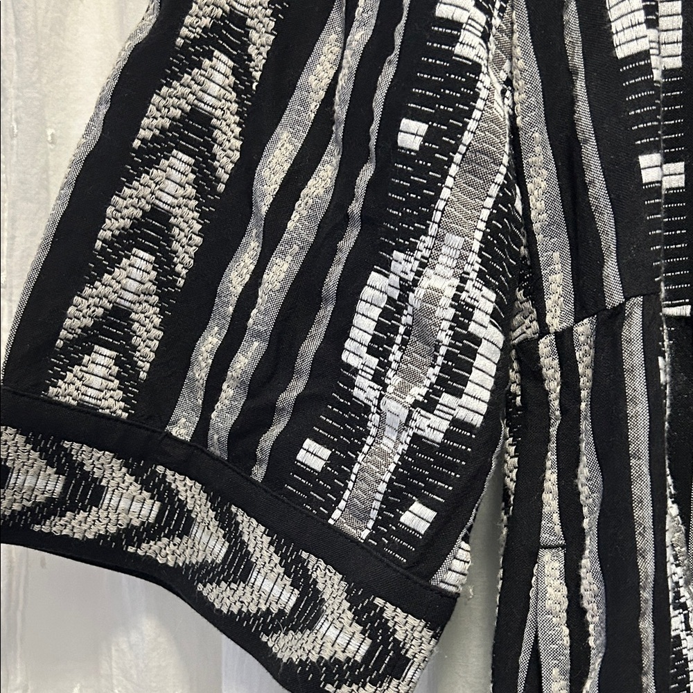 Chico's Black/White Aztec 3/4 Sleeve Tiered Dress Women’s Large - Picture 4 of 16